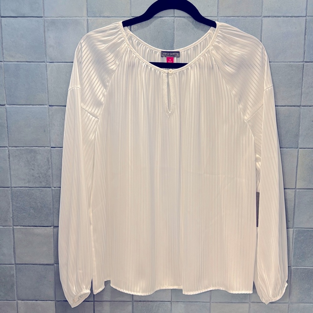 Vince Camuto pullover blouse with keyhole front button detail in ivory/white